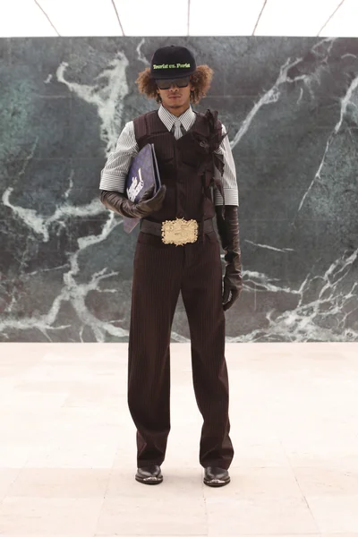 Look 13